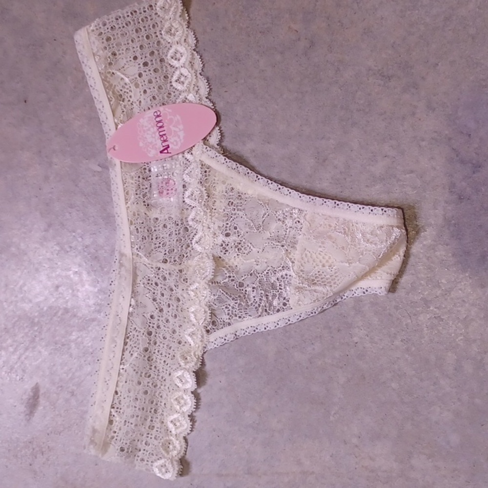 New Anemone Cream thong panties